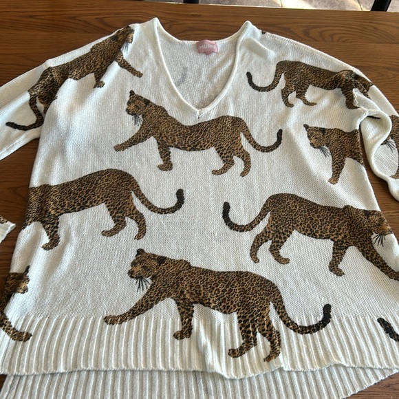 SHOW ME YOUR MUMU Oversized Hug Me Sweater Tossed Leopard Loose Knit V Neck L - Picture 7 of 10